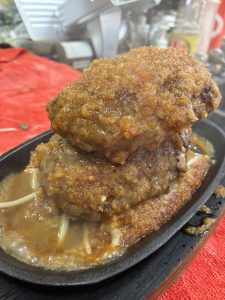 はやさか 名物豚100% 和風ハンバーグ定食650g 1900円